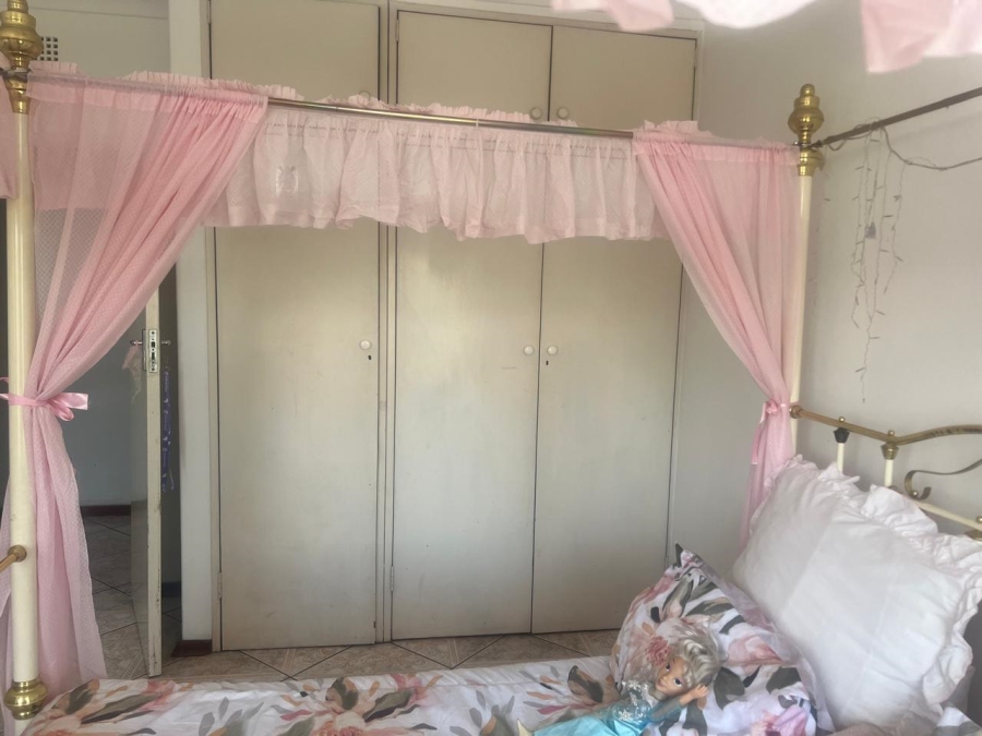 5 Bedroom Property for Sale in Glenvista Gauteng