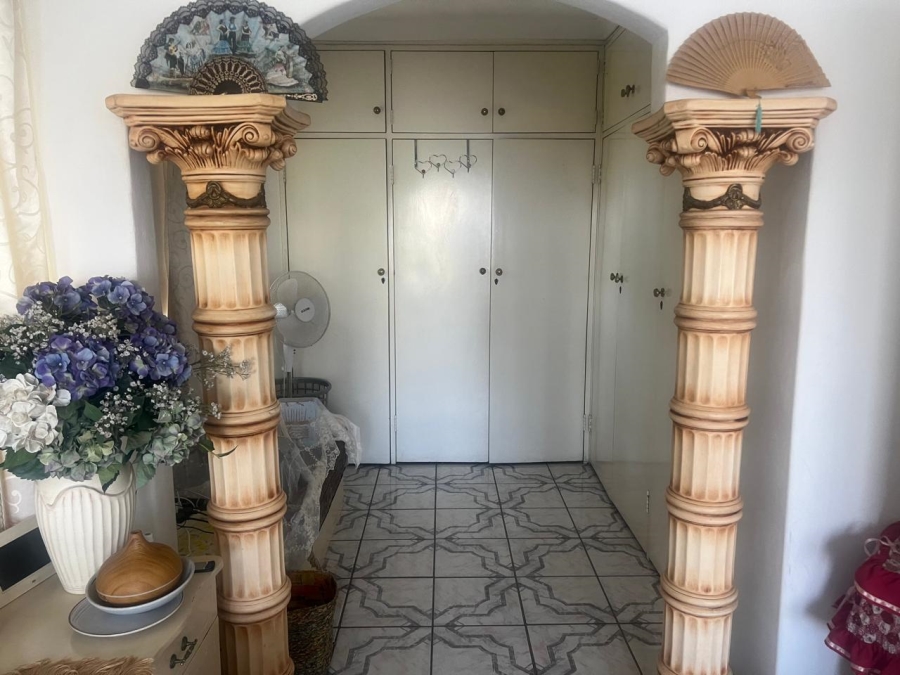 5 Bedroom Property for Sale in Glenvista Gauteng