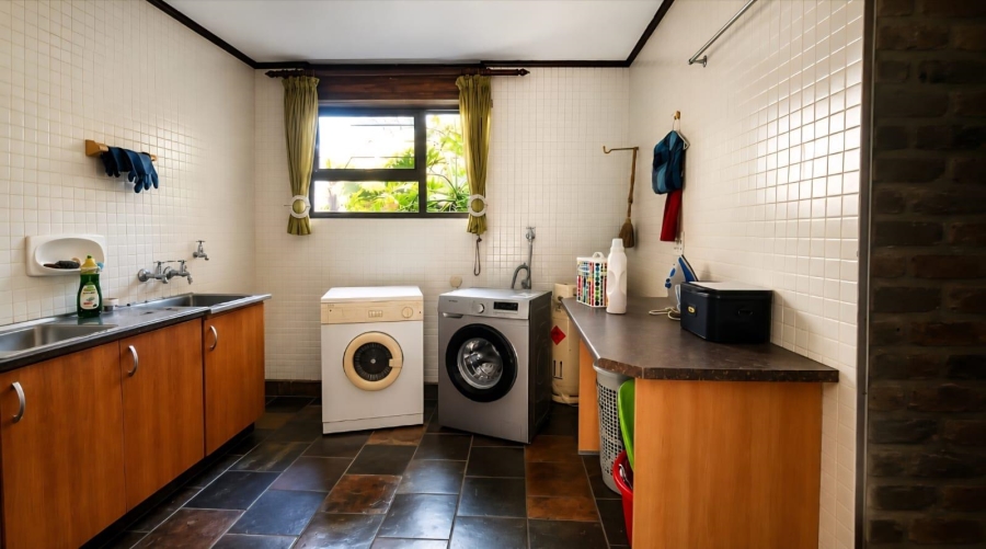 4 Bedroom Property for Sale in Parkhill Gardens Gauteng