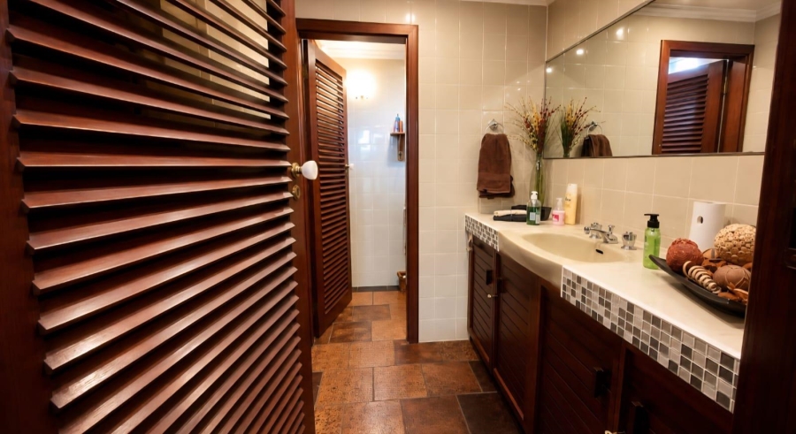 4 Bedroom Property for Sale in Parkhill Gardens Gauteng