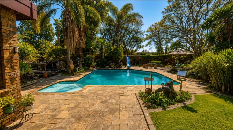 4 Bedroom Property for Sale in Parkhill Gardens Gauteng