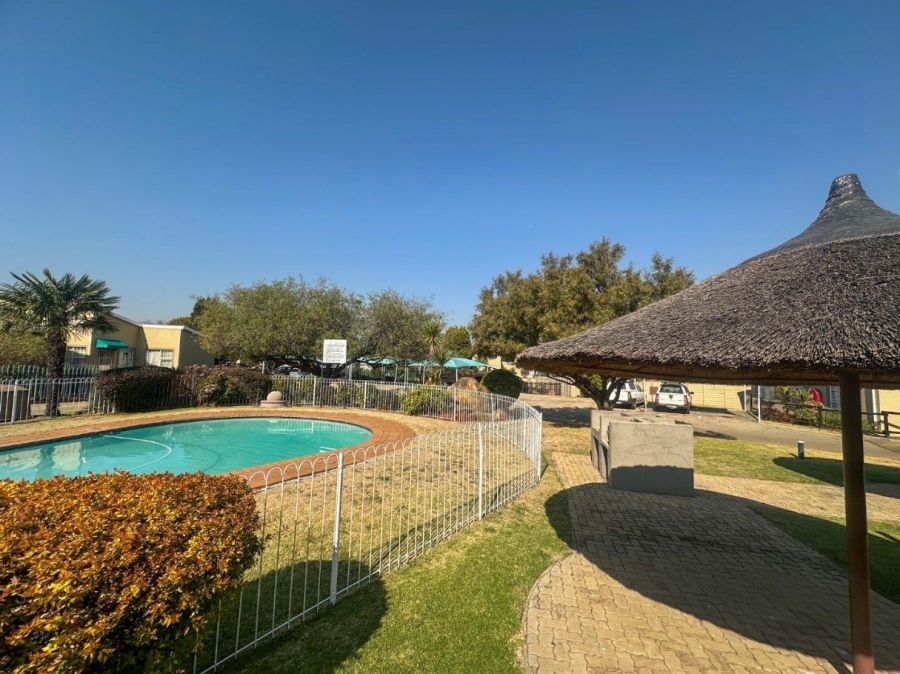 2 Bedroom Property for Sale in Meyersdal Gauteng