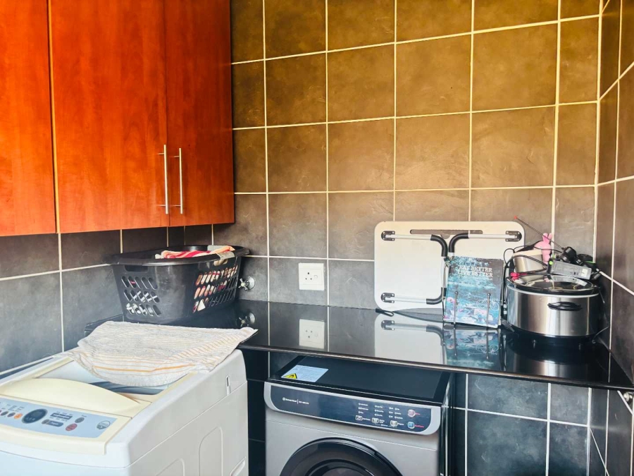3 Bedroom Property for Sale in New Redruth Gauteng
