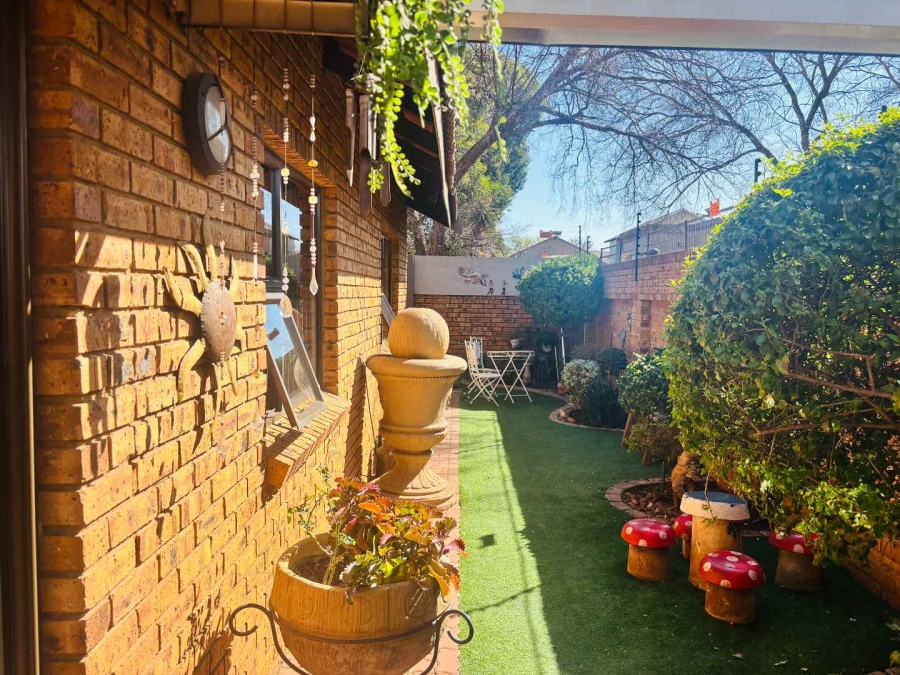3 Bedroom Property for Sale in New Redruth Gauteng