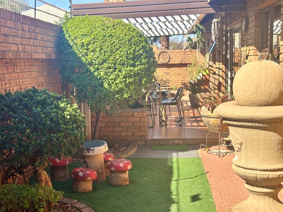 3 Bedroom Property for Sale in New Redruth Gauteng