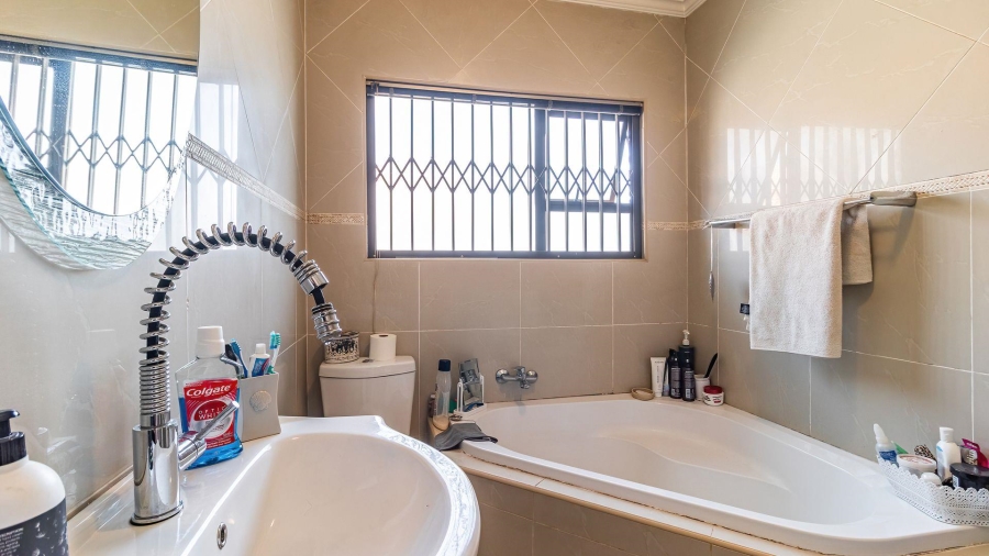 3 Bedroom Property for Sale in New Redruth Gauteng