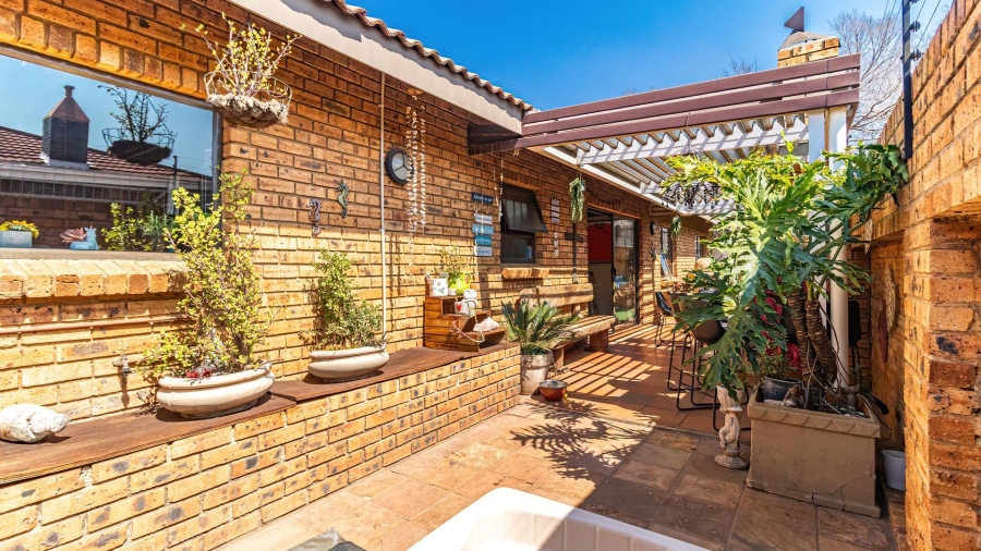 3 Bedroom Property for Sale in New Redruth Gauteng