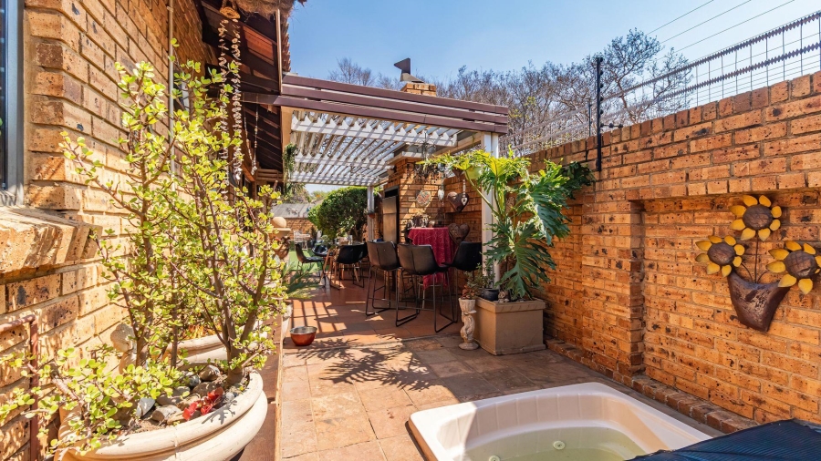 3 Bedroom Property for Sale in New Redruth Gauteng