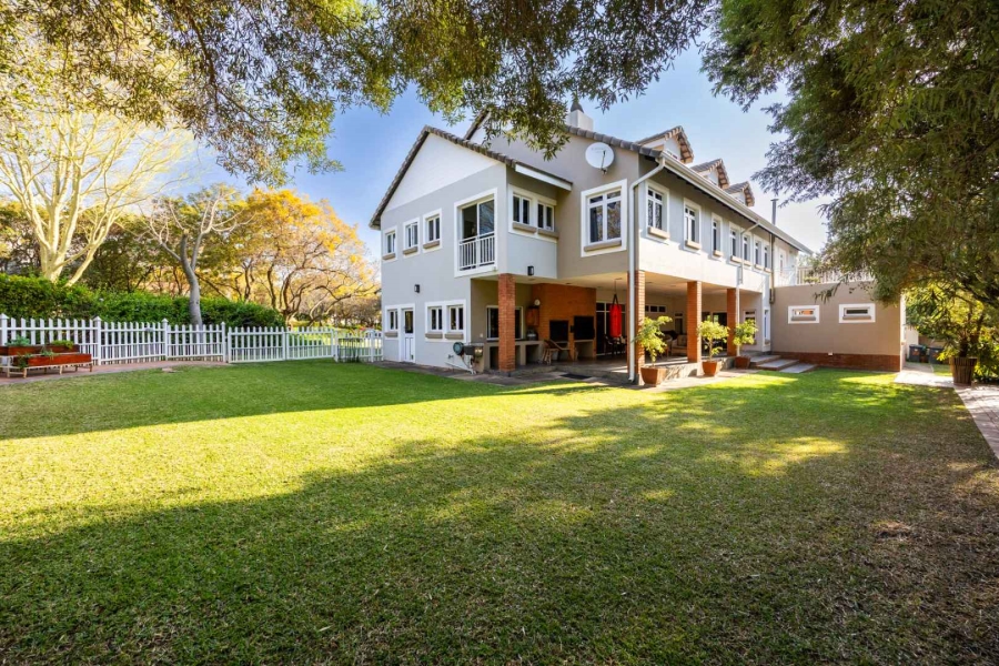 5 Bedroom Property for Sale in Moreleta Park Gauteng
