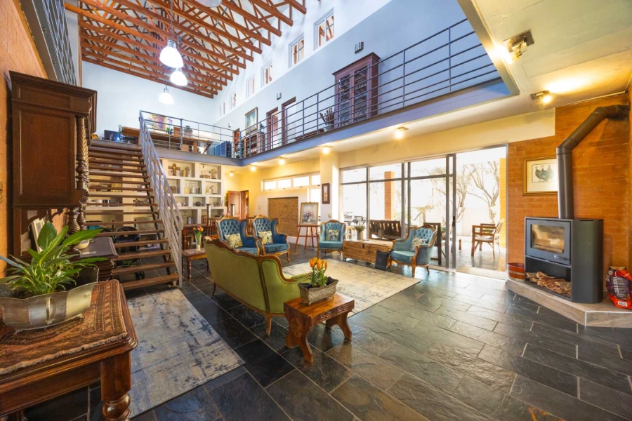 5 Bedroom Property for Sale in Moreleta Park Gauteng