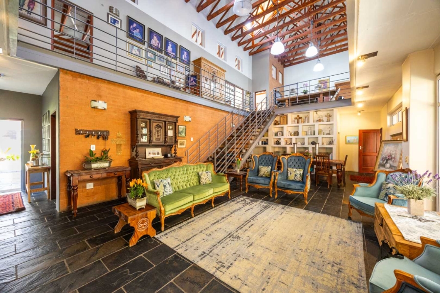 5 Bedroom Property for Sale in Moreleta Park Gauteng
