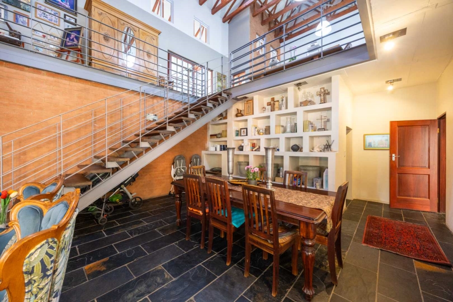 5 Bedroom Property for Sale in Moreleta Park Gauteng