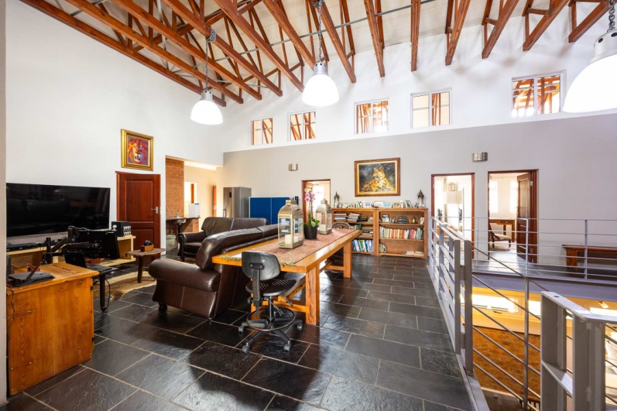 5 Bedroom Property for Sale in Moreleta Park Gauteng