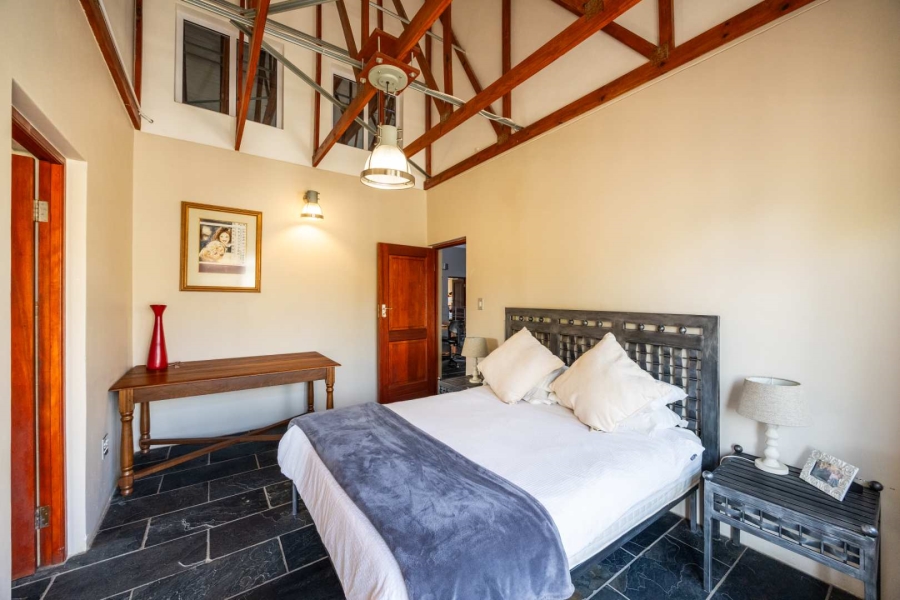 5 Bedroom Property for Sale in Moreleta Park Gauteng