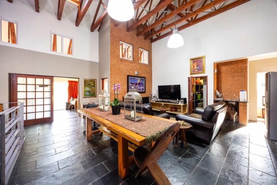 5 Bedroom Property for Sale in Moreleta Park Gauteng
