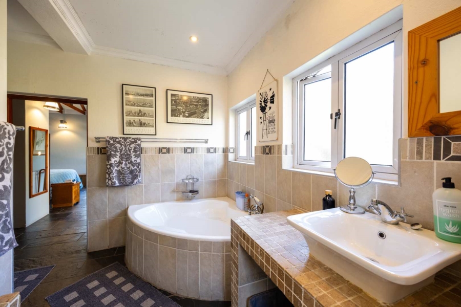 5 Bedroom Property for Sale in Moreleta Park Gauteng