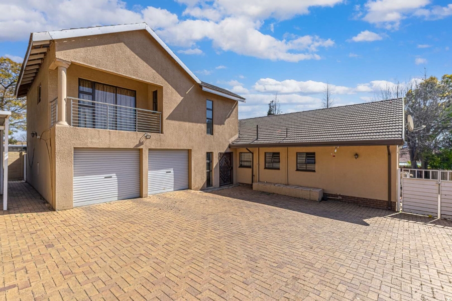 4 Bedroom Property for Sale in Glenvista Gauteng