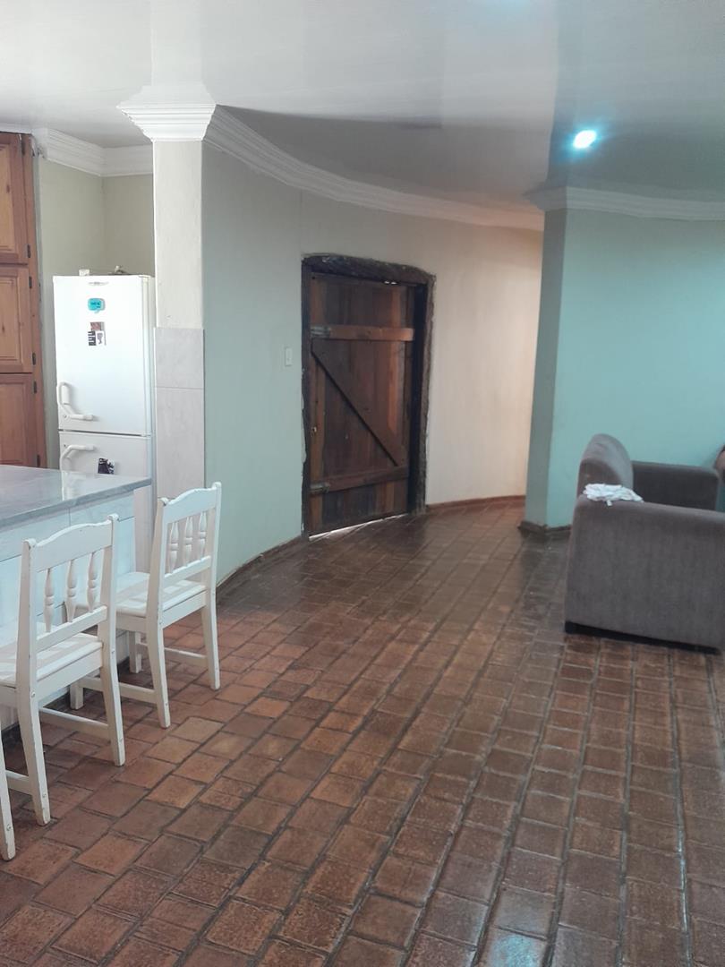 5 Bedroom Property for Sale in The Orchards Gauteng