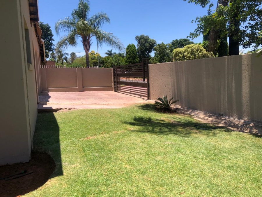 5 Bedroom Property for Sale in The Orchards Gauteng
