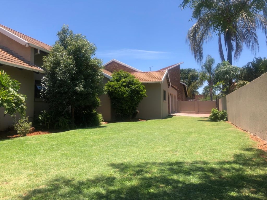 5 Bedroom Property for Sale in The Orchards Gauteng