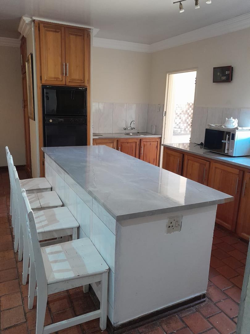5 Bedroom Property for Sale in The Orchards Gauteng