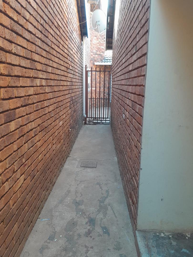 5 Bedroom Property for Sale in The Orchards Gauteng