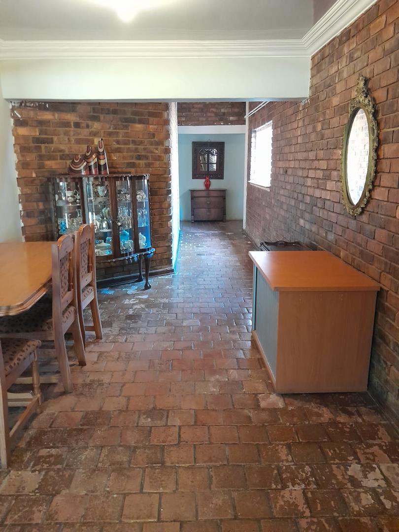 5 Bedroom Property for Sale in The Orchards Gauteng