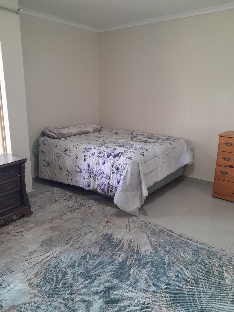5 Bedroom Property for Sale in The Orchards Gauteng