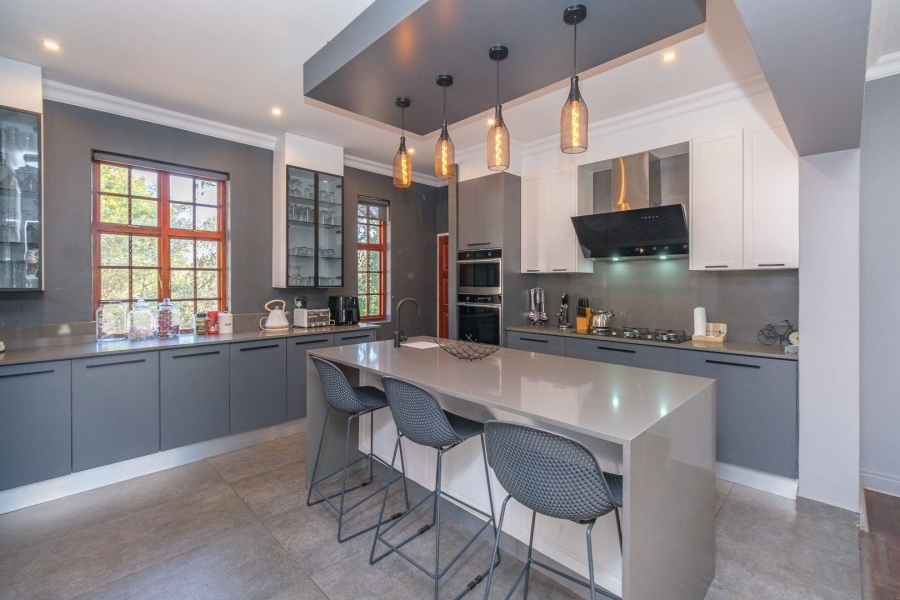 7 Bedroom Property for Sale in Moreleta Park Gauteng
