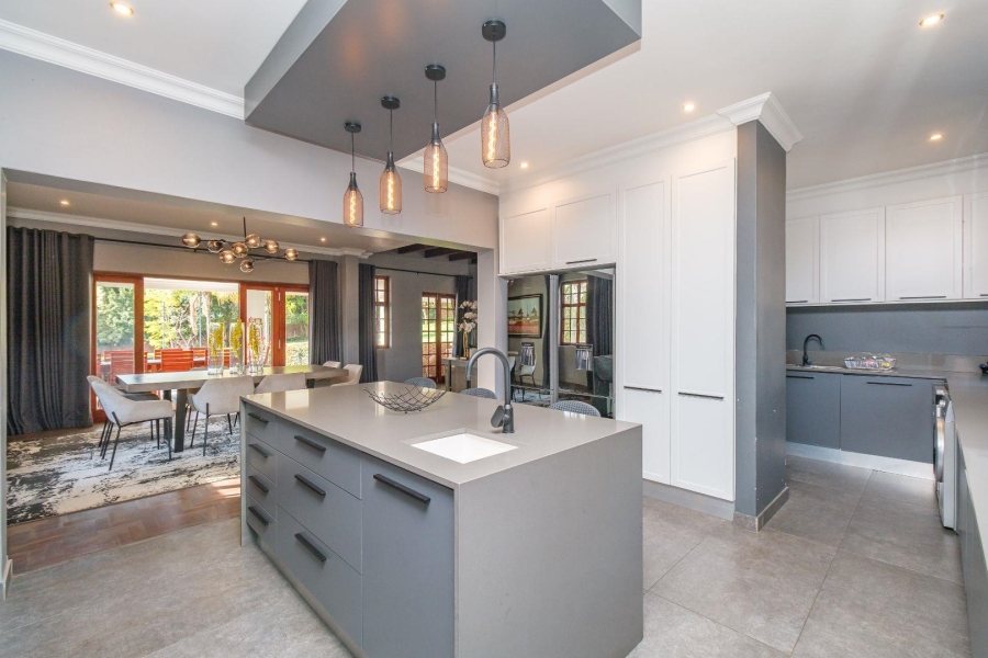 7 Bedroom Property for Sale in Moreleta Park Gauteng
