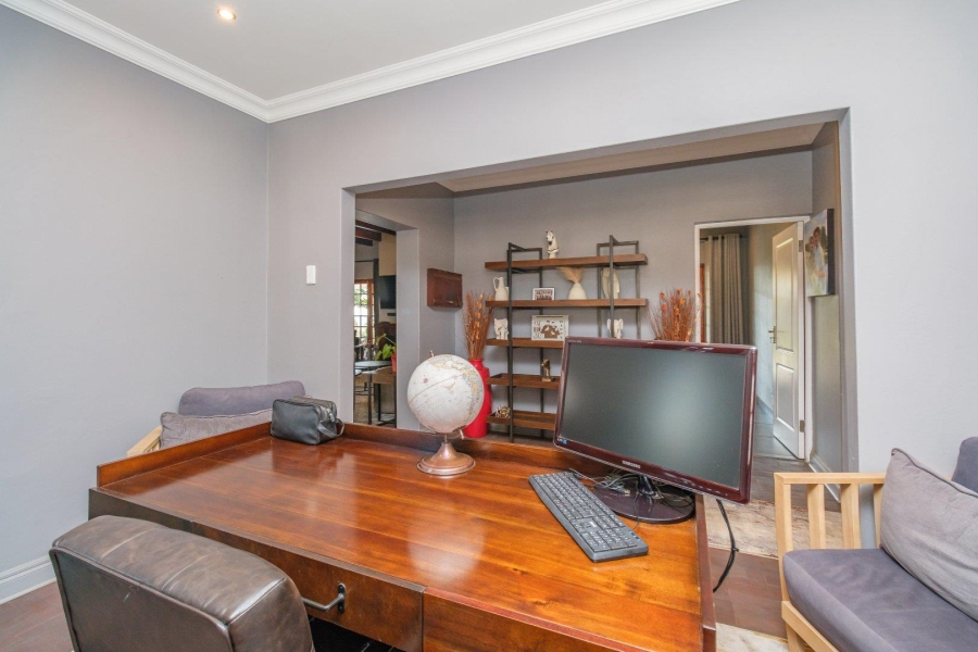 7 Bedroom Property for Sale in Moreleta Park Gauteng