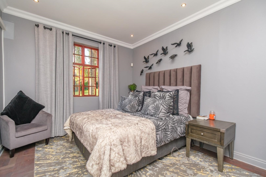 7 Bedroom Property for Sale in Moreleta Park Gauteng