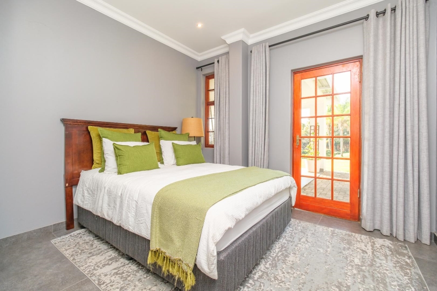 7 Bedroom Property for Sale in Moreleta Park Gauteng