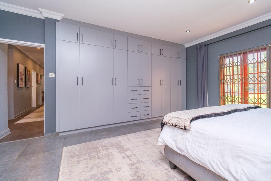 7 Bedroom Property for Sale in Moreleta Park Gauteng