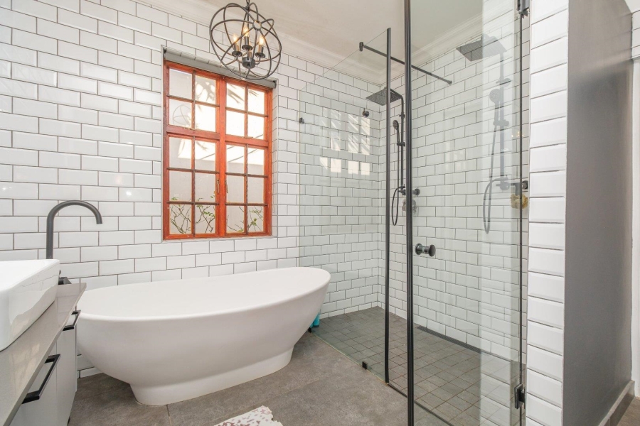 7 Bedroom Property for Sale in Moreleta Park Gauteng