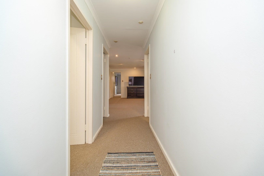 7 Bedroom Property for Sale in Moreleta Park Gauteng