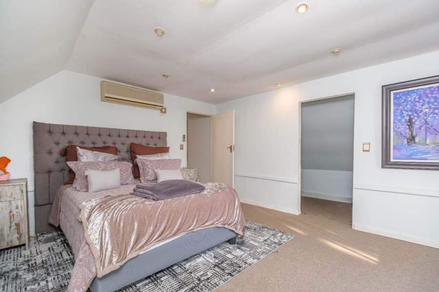 7 Bedroom Property for Sale in Moreleta Park Gauteng