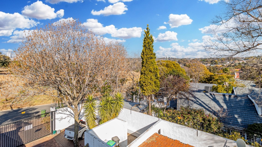 1 Bedroom Property for Sale in Glenadrienne Gauteng