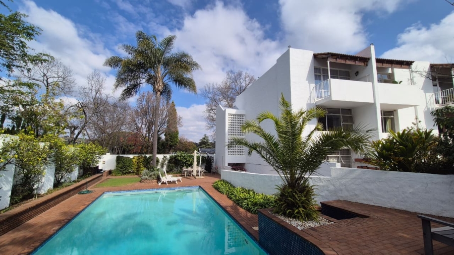 1 Bedroom Property for Sale in Glenadrienne Gauteng