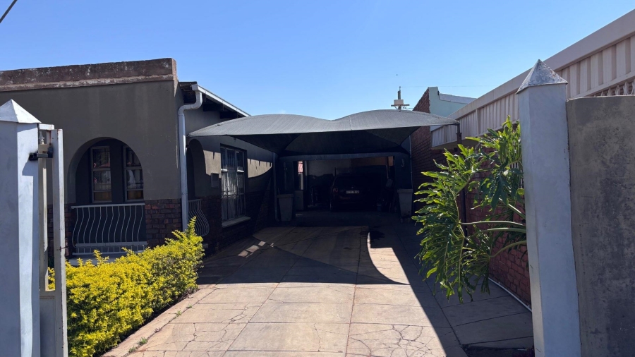 4 Bedroom Property for Sale in Soshanguve L Gauteng