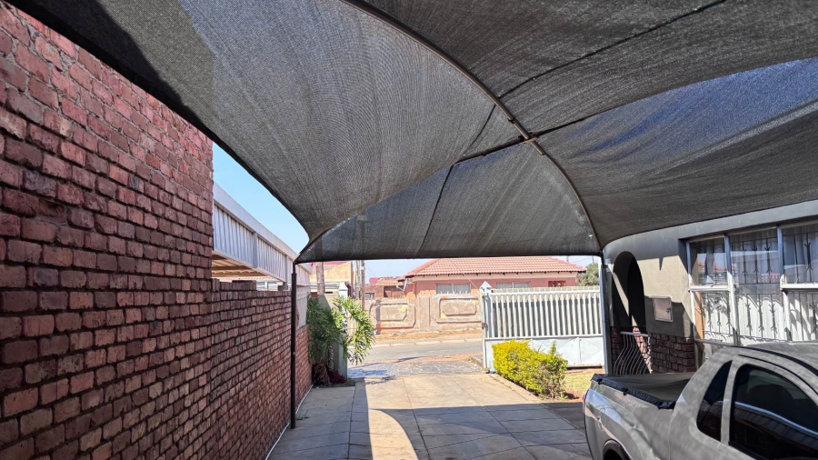 4 Bedroom Property for Sale in Soshanguve L Gauteng