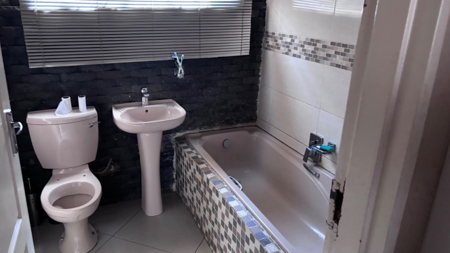 4 Bedroom Property for Sale in Soshanguve L Gauteng