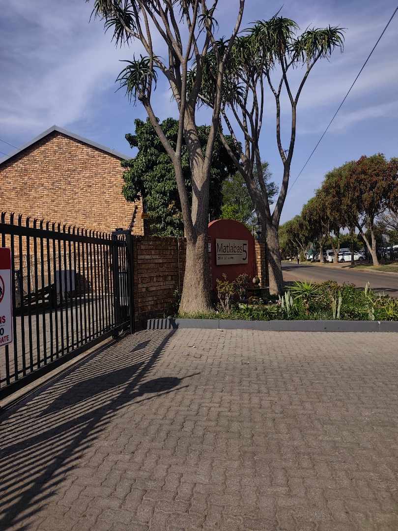 To Let 2 Bedroom Property for Rent in Annlin Gauteng
