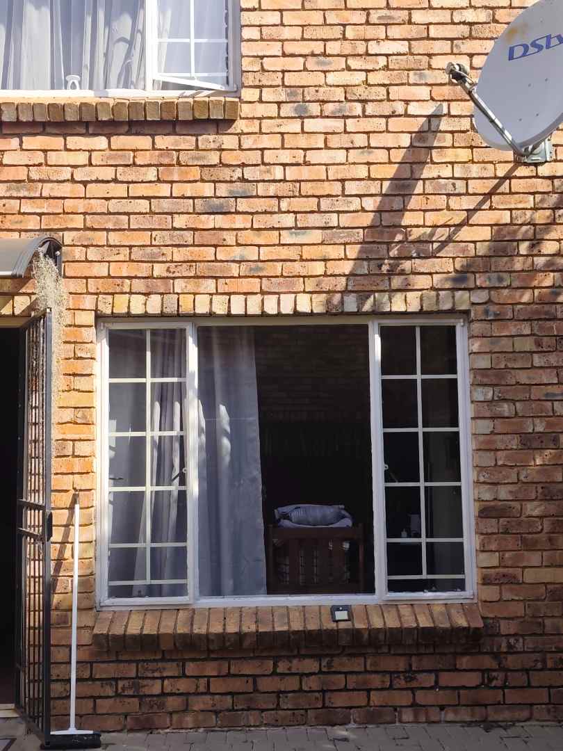To Let 2 Bedroom Property for Rent in Annlin Gauteng