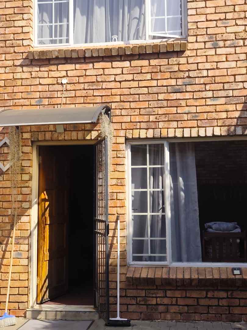 To Let 2 Bedroom Property for Rent in Annlin Gauteng
