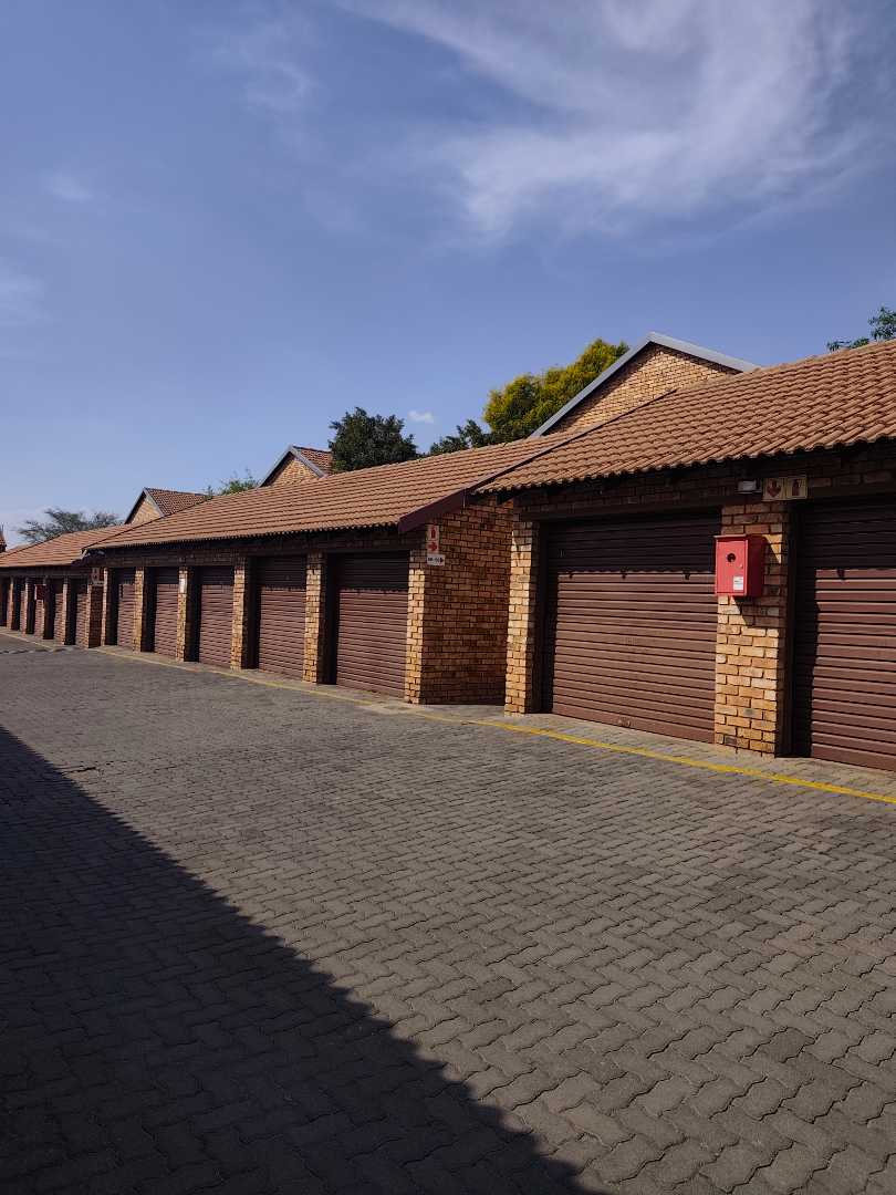To Let 2 Bedroom Property for Rent in Annlin Gauteng