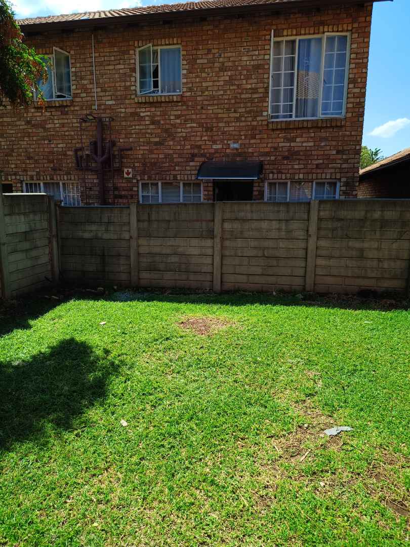To Let 2 Bedroom Property for Rent in Annlin Gauteng