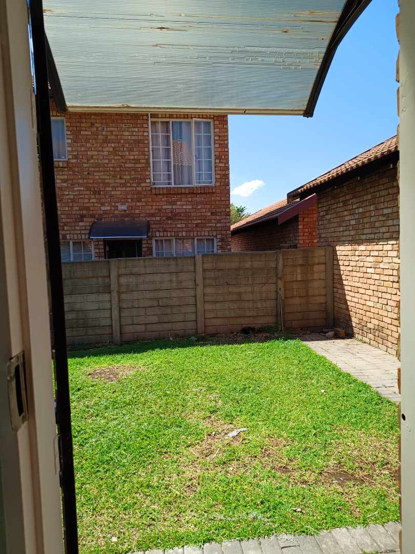 To Let 2 Bedroom Property for Rent in Annlin Gauteng