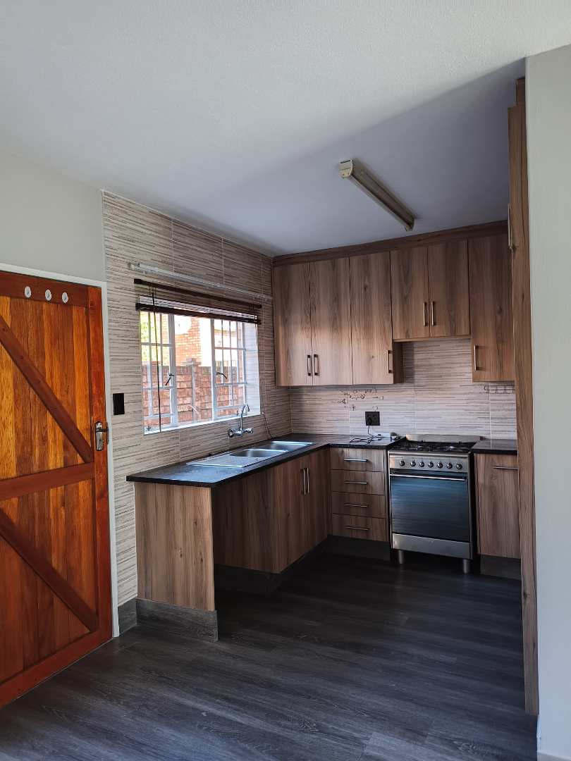 To Let 2 Bedroom Property for Rent in Annlin Gauteng