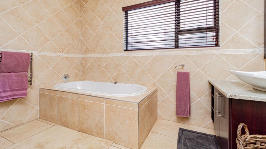 4 Bedroom Property for Sale in Meyersdal Gauteng